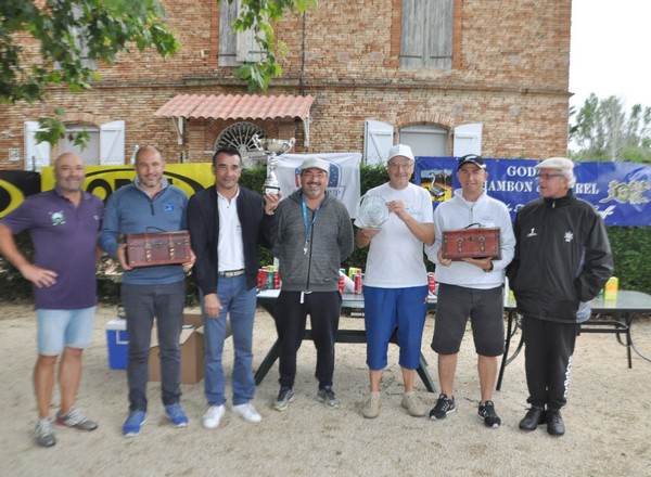 les co vainqueurs du 1er Pétank-Golf (photo Petit Journal)